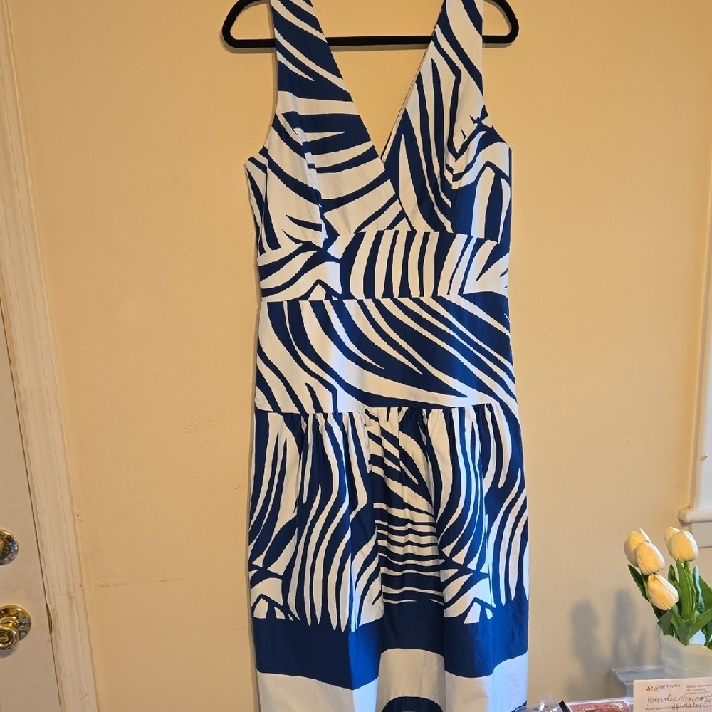 White House Black Market Blue and White V-Neck Sleeveless Midi Dress P2P 21